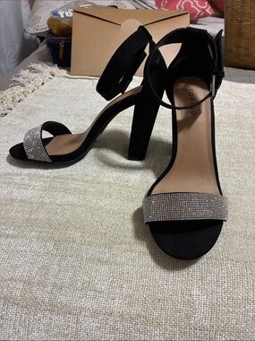 torrid Black Rhinestone Strap ankle strap Block Heels, size 9 wide